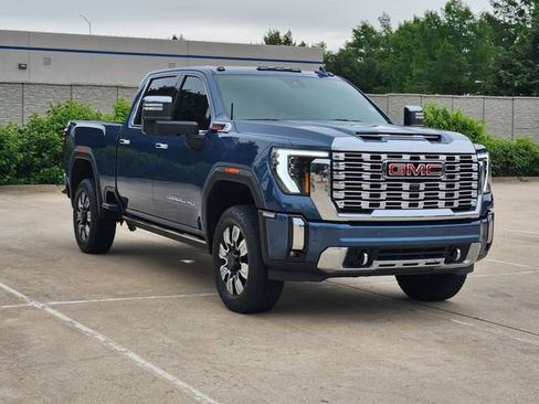 Used 2024 GMC Sierra 2500 Denali w/ Denali Reserve Package AWD/4WD image 3