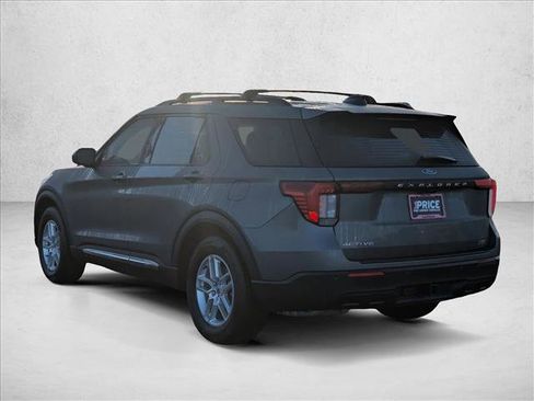 Used 2025 Ford Explorer Active image 7