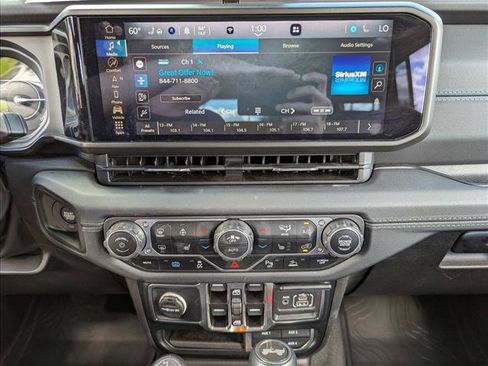 Used 2024 Jeep Wrangler High Altitude image 14