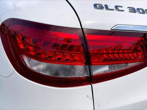 Used 2018 Mercedes-Benz GLC 300 image 30