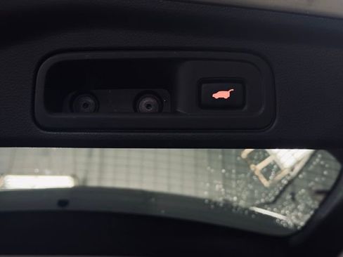 Used 2022 Honda Pilot TrailSport image 11