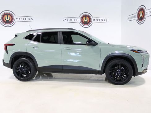 Used 2025 Chevrolet Trax ACTIV w/ Sunroof Package FWD image 6
