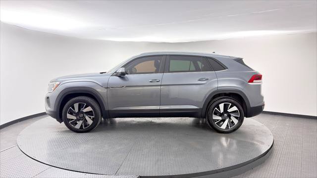 Used 2024 Volkswagen Atlas Cross Sport SE FWD image 3