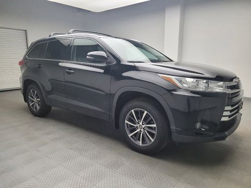 Used 2018 Toyota Highlander XLE image 11