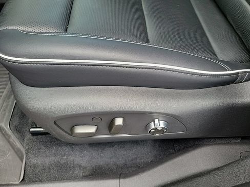 Used 2025 Buick Enclave Avenir AWD/4WD image 14