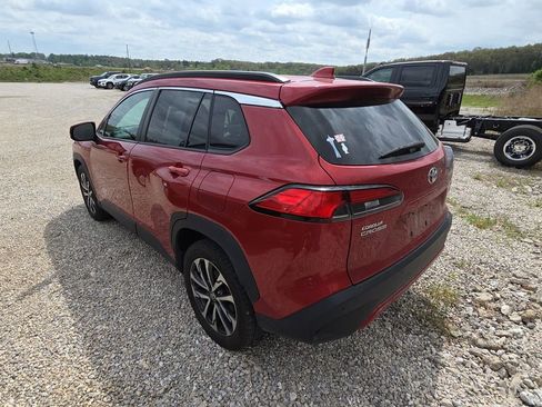 Used 2022 Toyota Corolla Cross XLE w/ Convenience Package image 4