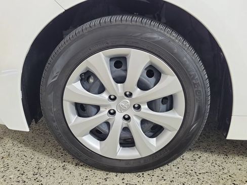 Used 2026 Toyota Corolla LE FWD image 8