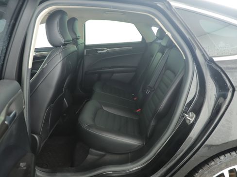 Used 2017 Ford Fusion SE image 11