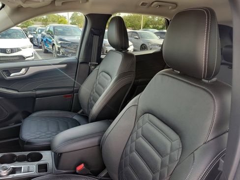 Used 2024 Ford Escape Platinum w/ Premium Technology Package image 9