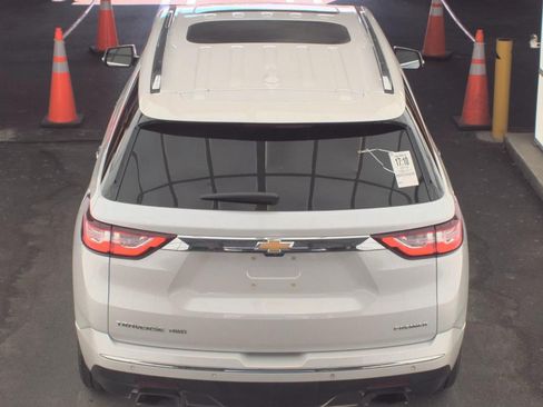 Used 2019 Chevrolet Traverse Premier w/ Driver Confidence II Package FWD image 5