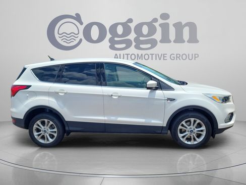 Used 2019 Ford Escape SE FWD image 6