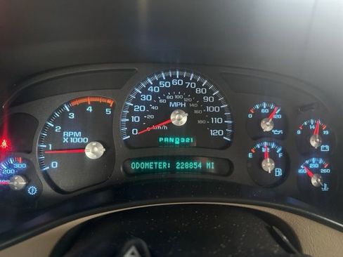 Used 2005 Chevrolet Silverado 3500 LT w/ Heavy-Duty Power Package image 26