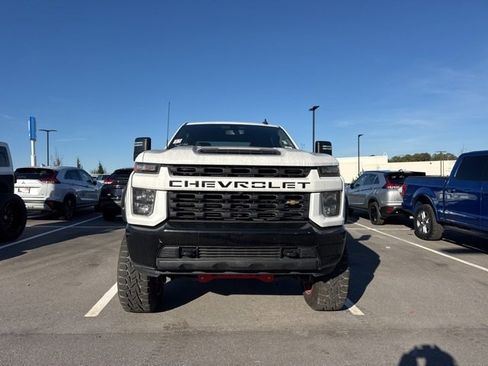 Used 2020 Chevrolet Silverado 2500 Custom w/ Custom Value Package image 2