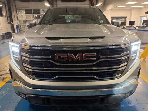 Used 2026 GMC Sierra 1500 SLT image 2