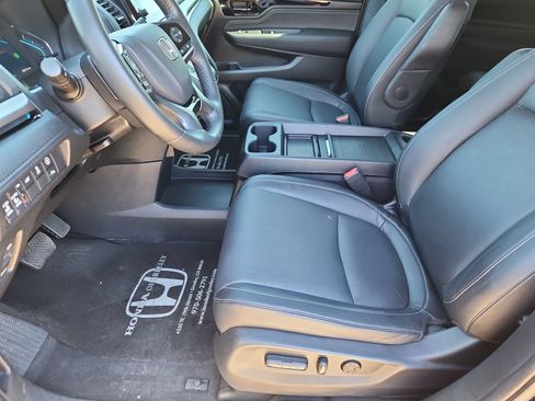 Certified 2024 Honda Odyssey Touring image 10