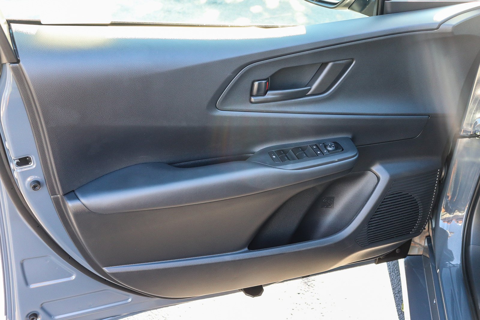 New 2027 Toyota Prius Plug-In Hybrid FWD image 28
