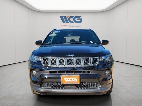 Used 2025 Jeep Compass Latitude w/ Sun & Sound Group AWD/4WD image 6
