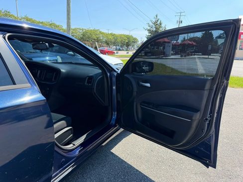 Used 2015 Dodge Charger SE w/ Sport Appearance Group RWD image 18