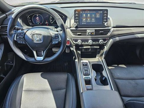 Used 2018 Honda Accord Sport image 19