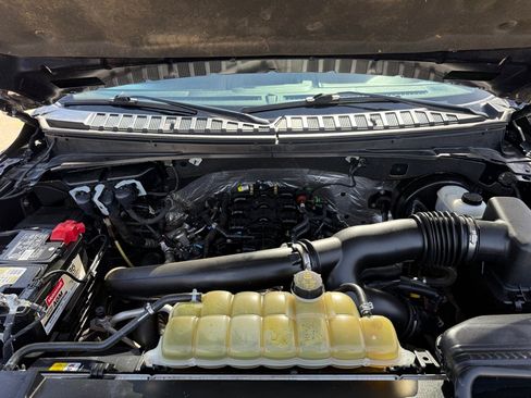 Used 2021 Ford Expedition XLT image 38