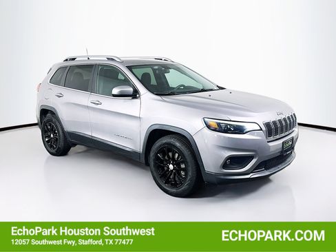 Used 2019 Jeep Cherokee Latitude w/ Popular Appearance Group AWD/4WD image 1