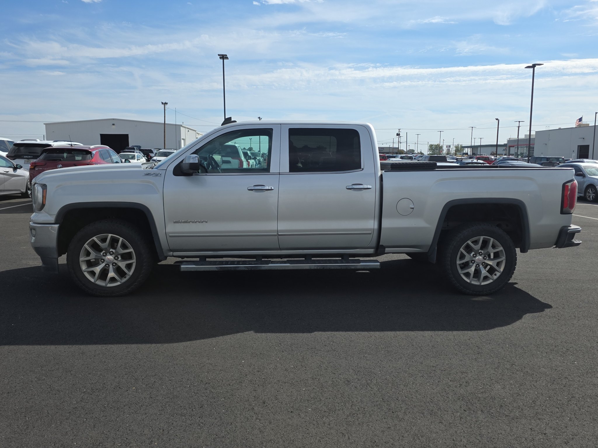 Used 2017 GMC Sierra 1500 SLT w/ SLT Premium Package AWD/4WD image 4