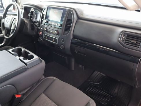 Used 2023 Nissan Titan SV image 41
