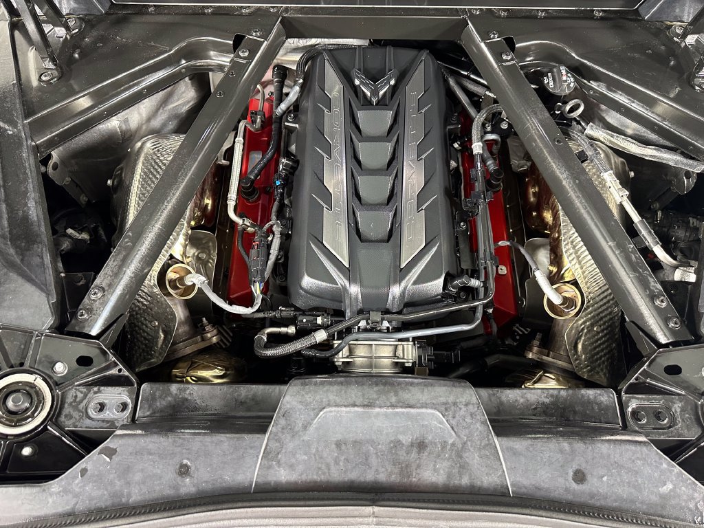 Used 2025 Chevrolet Corvette Stingray Premium Cpe w/ Z51 Performance Package RWD image 31