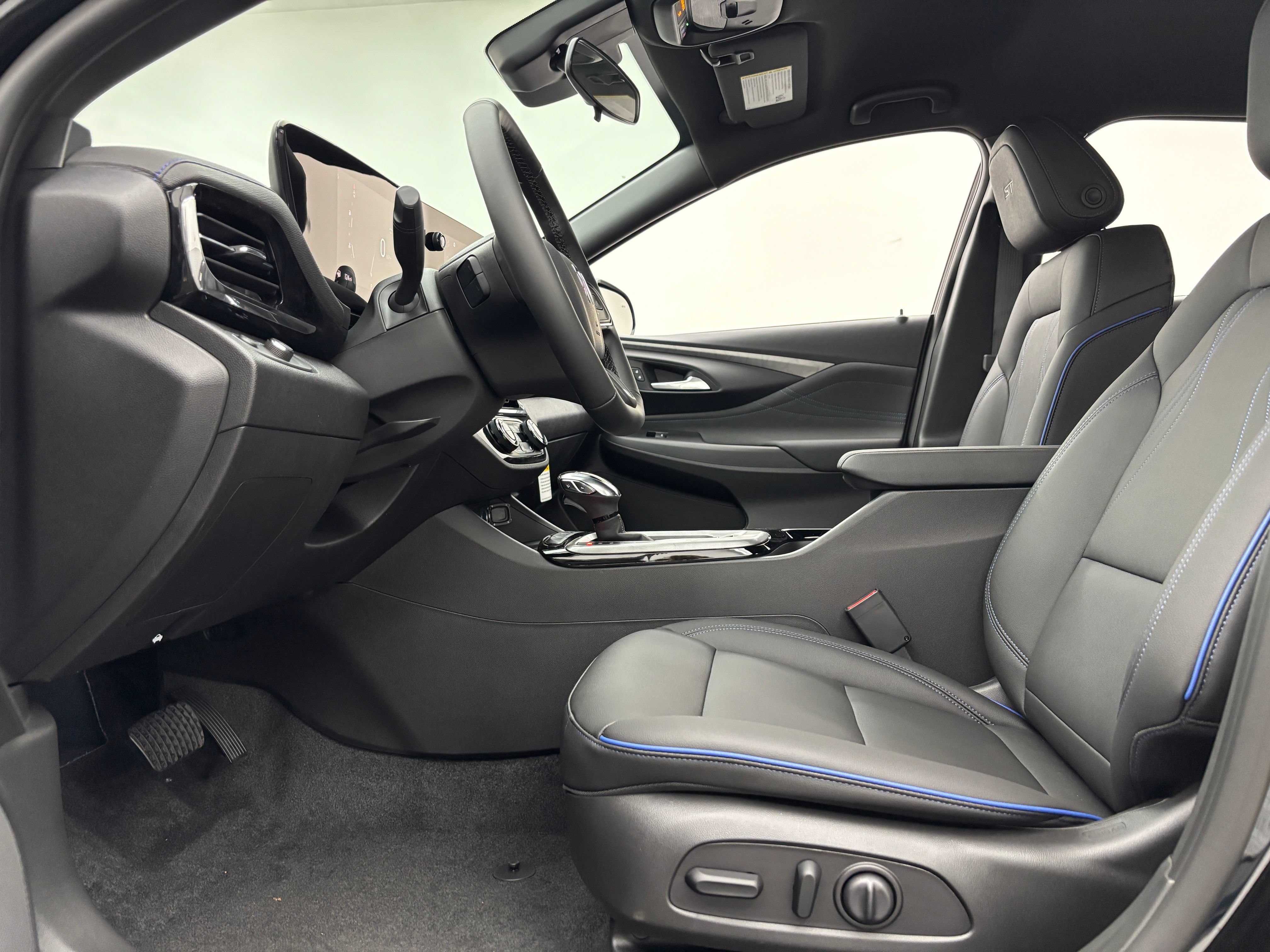 New 2026 Buick Envista Sport Touring w/ Convenience I Package FWD image 16