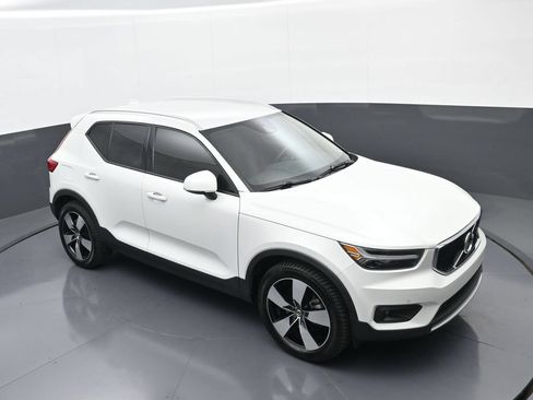 Used 2021 Volvo XC40 T5 Momentum w/ Protection Package Premier AWD/4WD image 28