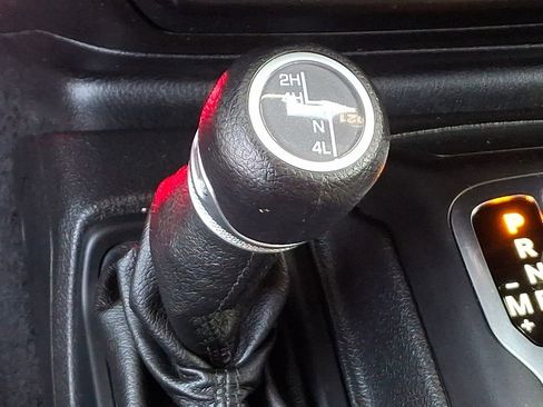 Used 2021 Jeep Wrangler Unlimited Sport image 24