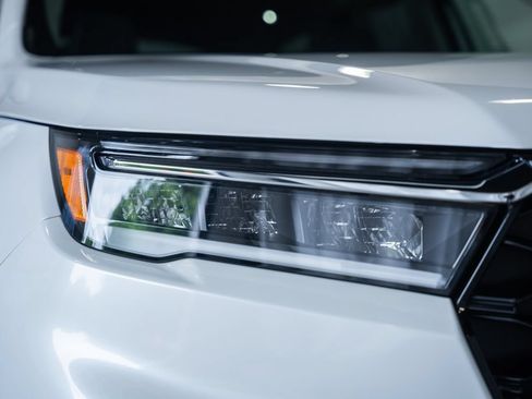 Used 2023 Honda Pilot Elite image 13
