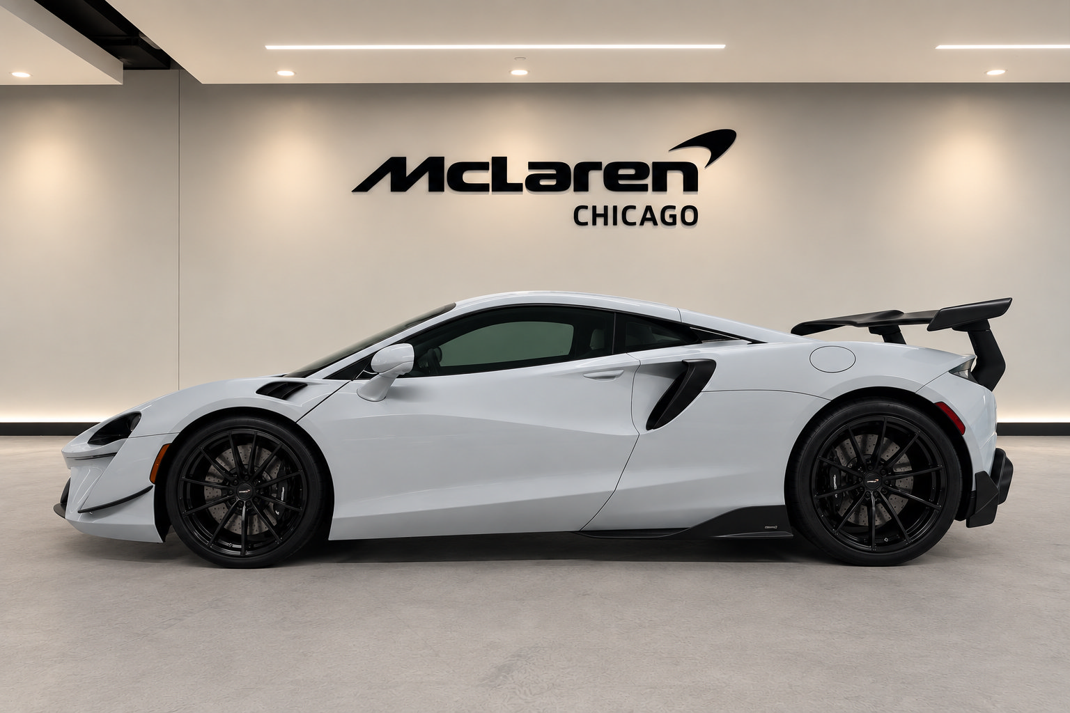 Used 2023 McLaren Artura RWD image 25