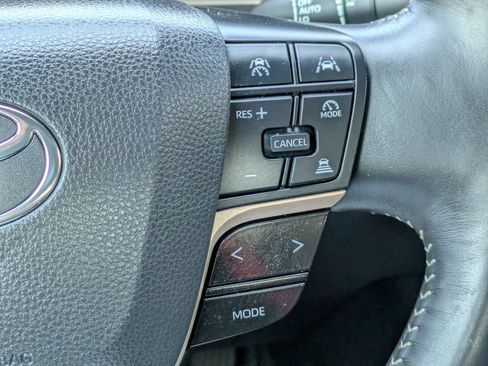 Used 2024 Toyota Crown AWD/4WD image 21