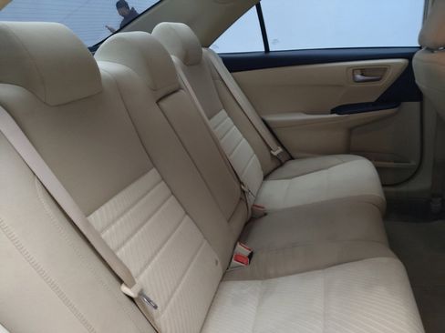 Used 2016 Toyota Camry LE image 19