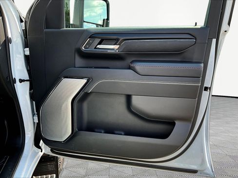 Used 2025 GMC Sierra 2500 AT4X AWD/4WD image 29