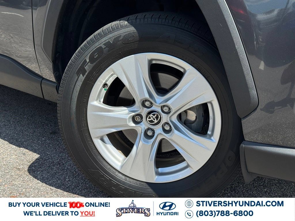 Used 2021 Toyota RAV4 XLE w/ Convenience Package AWD/4WD image 6