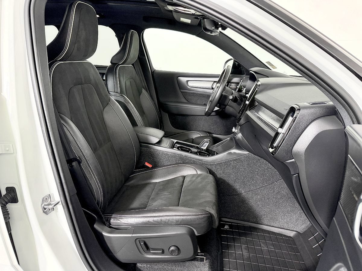 Used 2021 Volvo XC40 P8 Recharge w/ Advanced Package AWD/4WD image 35