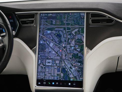 Used 2017 Tesla Model X P100D image 16