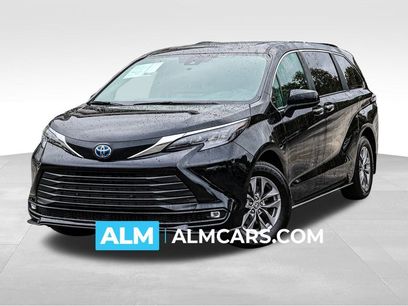 Used 2025 Toyota Sienna XLE