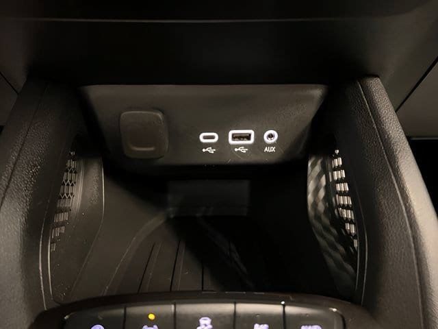 Used 2023 Chevrolet TrailBlazer LT w/ Convenience Package AWD/4WD image 28