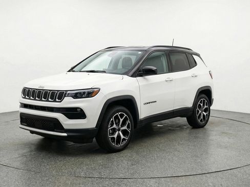 Used 2025 Jeep Compass Limited image 3