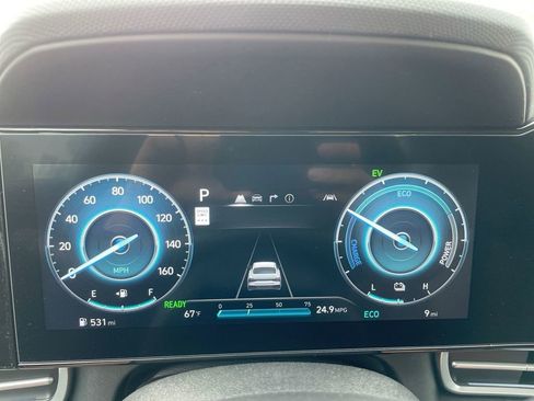 New 2025 Hyundai Elantra Limited image 41