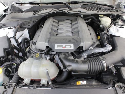 Used 2017 Ford Mustang GT Premium RWD image 30