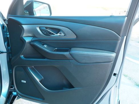 Used 2023 Chevrolet Traverse Premier w/ Redline Edition FWD image 17