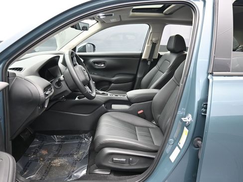 Certified 2025 Honda HR-V EX-L image 32