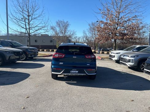 Used 2019 Kia Niro LX image 4