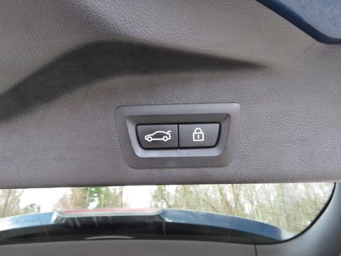 Used 2021 BMW X5 xDrive40i w/ Premium Package AWD/4WD image 18