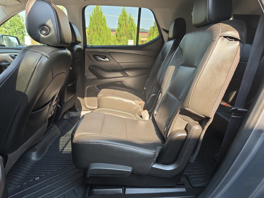 Used 2020 Chevrolet Traverse RS FWD image 23