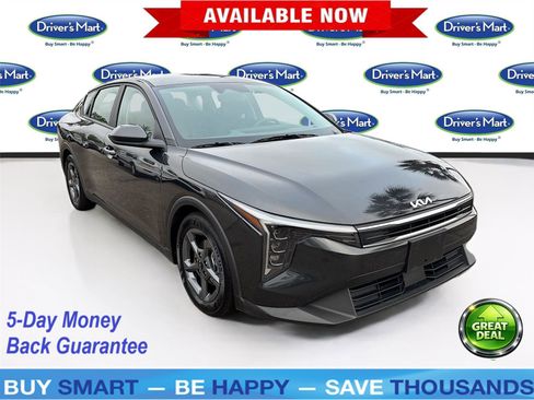 Used 2025 Kia K4 LXS image 1